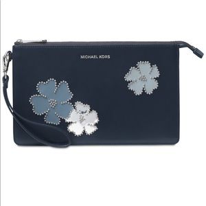 The MICHAEL Michael Kors® Daniela Large Wristlet